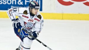 Förre SHL-forwarden spelar vidare