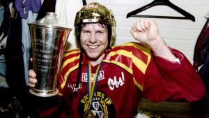 Brynäs hyllar guldmålskytten från 1993