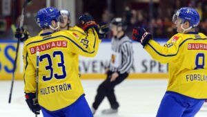 Tre poäng av Forsling – men Tre Kronor föll mot Schweiz i Ljungby