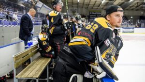 Klubben sparkas ut ur HockeyAllsvenskan