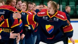 Draftades för en vecka sedan – så tänker han om framtiden: ”De tror att jag kan bli en förstemålvakt i NHL”