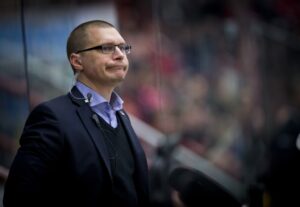 Förre SHL-tränaren attackerad – av åsna: ”Ta mig fan det sjukaste jag varit med om”