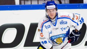 Vändningen: Tidigare SHL-stjärnan stannar i sitt KHL-lag