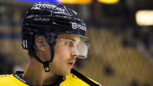 HV71:s glädjebesked under guldbanketten – centern förlänger kontraktet