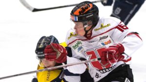 SHL-debuterade under säsongen – nu stannar backen