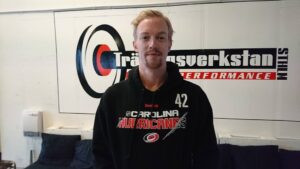 Svenske världsmästaren får ny NHL-chans efter tung säsong