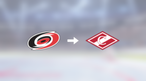 Spartak Moskva värvar backen Joey Keane från Carolina Hurricanes