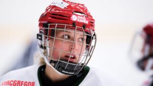 Olivia Carlsson: ”Hade varit kul att verkligen kunna lägga 100 procent på hockeyn”