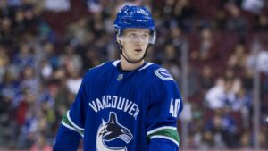 Elias Pettersson prisas i NHL