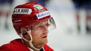 Veteranbacken stannar i SHL-klubben: ”Gjort ett bra jobb sedan han kom hit”