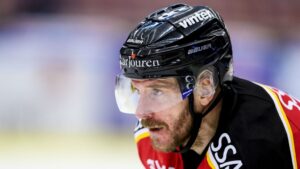 Veteranen tillbaka från skada – redo för match 935 i SHL