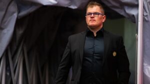 Brynästränaren Ari-Pekka Pajuluoma sjuk – tar in analytikern i båset