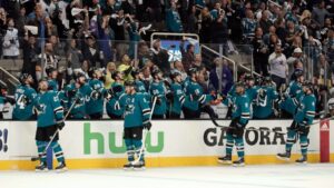 SAN JOSE: Tillskottet av Karlsson omvandlar Sharks från utmanare till favoriter