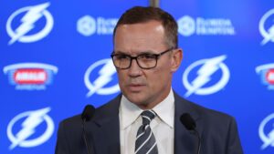 BOMBEN: Yzerman lämnar uppdraget som general manager för Tampa Bay