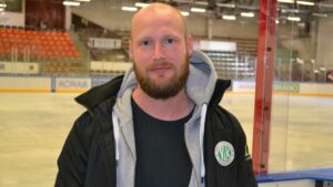 Nykomlingen värvar poängkung från Hockeyettan