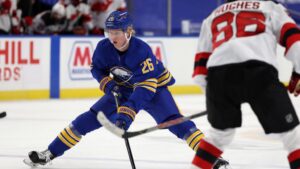 Rasmus Dahlin näste Buffalospelare på Covid-listan