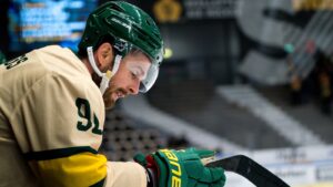 Alex Hutchings om petningen: “Var ganska förbannad”