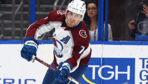 Devon Toews skriver långtidskontrakt med Colorado Avalanche