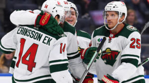 Joel Eriksson Ek och Jonas Brodin sänkte Arizona Coyotes