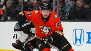 Uppgifter: Hampus Lindholm kommer testa free agent-marknaden