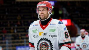 Jacob Nilsson forwarden förlänger med Frölunda