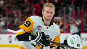 Jake Guentzel trejdas till Carolina Hurricanes