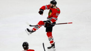 Jason Dickinson skriver nytt tvåårskontrakt med Chicago Blackhawks