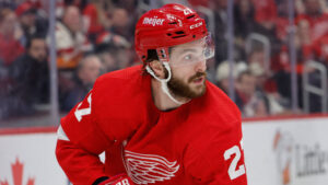 Michael Rasmussen skriver nytt fyraårskontrakt med Detroit Red Wings