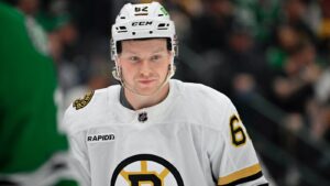 Oskar Steen uppsatt på waivers av Boston