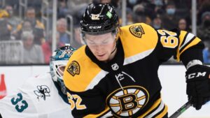 Oskar Steen skickas till AHL – efter en match I Boston Bruins