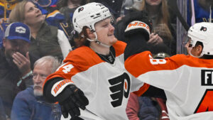 Owen Tippett skriver åttaårskontrakt med Philadelphia Flyers