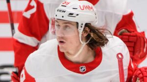 Tyler Bertuzzi placeras i Covid-19-protokollet