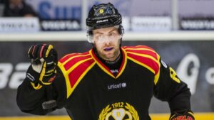 Brynäsbacken redo för spel – då hamnar prestigevärvningen på läktaren