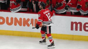 Alex DeBrincat bakom Chicagos seger – bröt Tampas svit