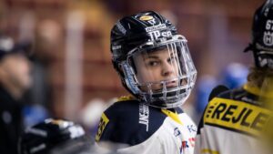 HV71 förlänger kontraktet med målsprutan