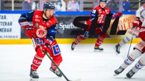 “Jag har skrivit på för ett lag i SHL”