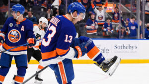 Mathew Barzal skriver åttaårskontrakt med New York Islanders