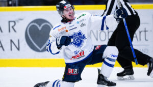 Hampus Plato stannar i Karlskoga – trots SHL-intresset