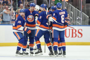 Simon Holmström och Bo Horvat målskyttar när NY Islanders vände mot Chicago