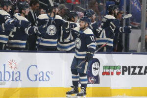 Zach Werenski gjorde två mål för Columbus i segern mot Carolina