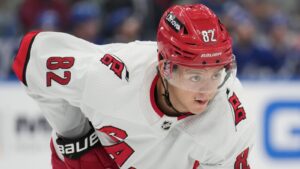 Insidern: Jesperi Kotkaniemi kan bli utköpt av Carolina Hurricanes