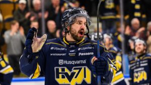 Oliwer Kaski förlänger med HV71