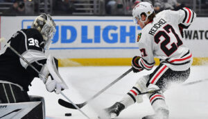 Lukas Reichel förlänger med Chicago Blackhawks