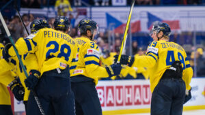 LIVE: Följ Sverige-Kazakstan i Hockey-VM här