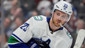 Uppgifter: Elias Lindholm blir inte kvar i Vancouver Canucks