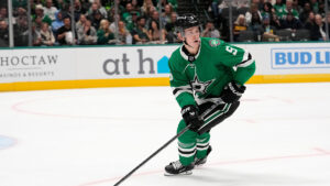 Nils Lundkvist förlänger med Dallas Stars