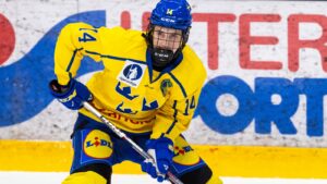 Filip Ekberg sköt Småkronorna till seger i Hlinka Gretzky Cup