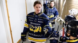 Oscar Fisker Mølgaard stannar i HV71