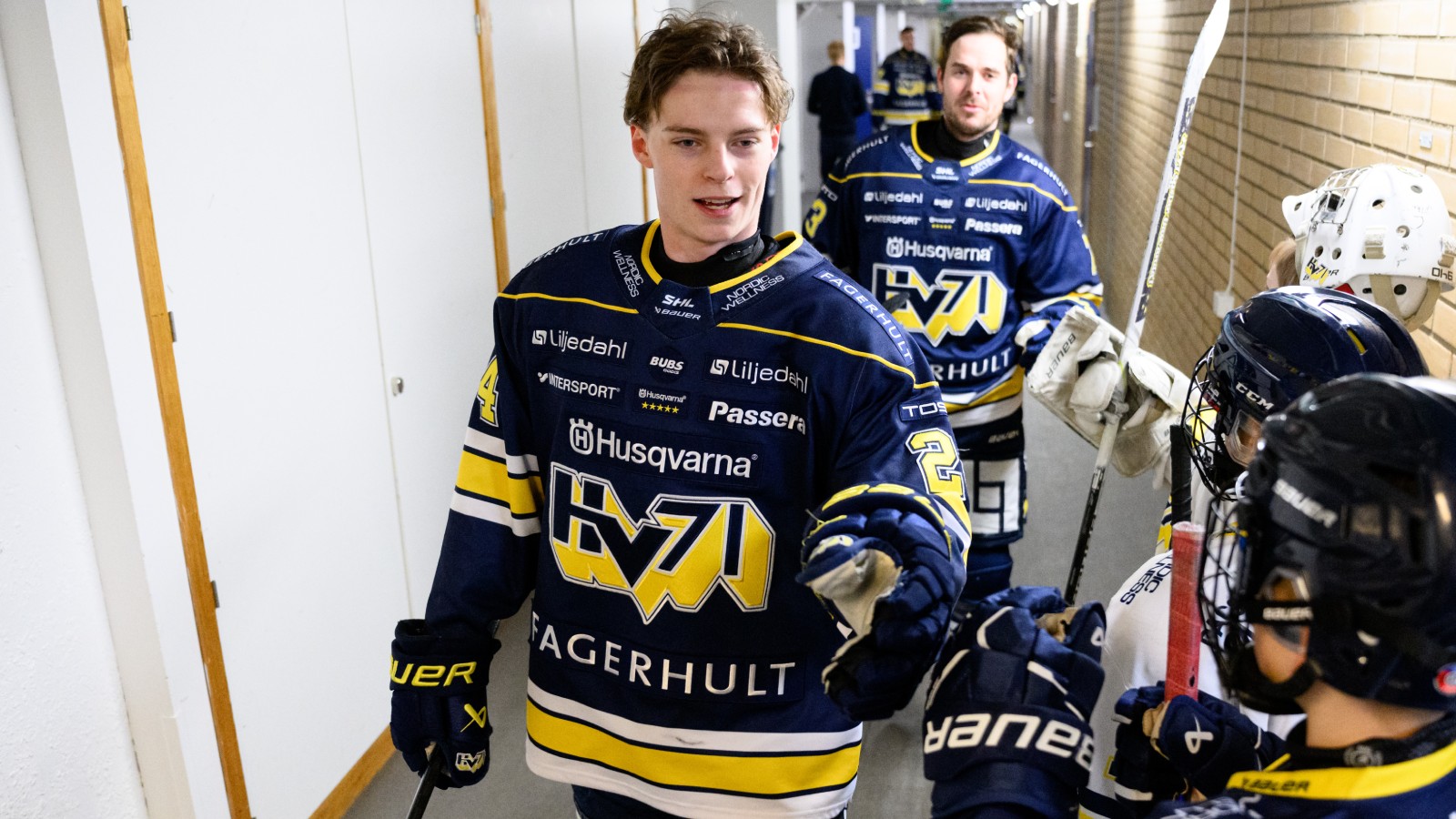 Oscar Fisker Mølgaard stannar i HV71