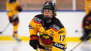 Sofia Skriver klar för Malmö Redhawks